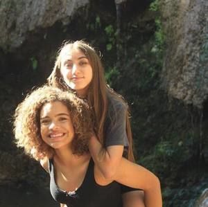 Meet your Posher, Eva